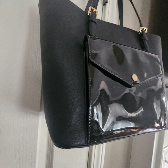 Michael Kors Jet Set Item Multifunction Black  patent Leather Pocket Tote Bag - Picture 6 of 14